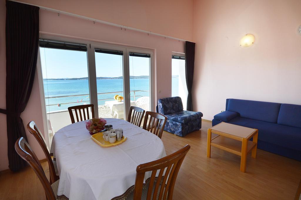 Apartments Danijela 2 Sukošan Стая снимка