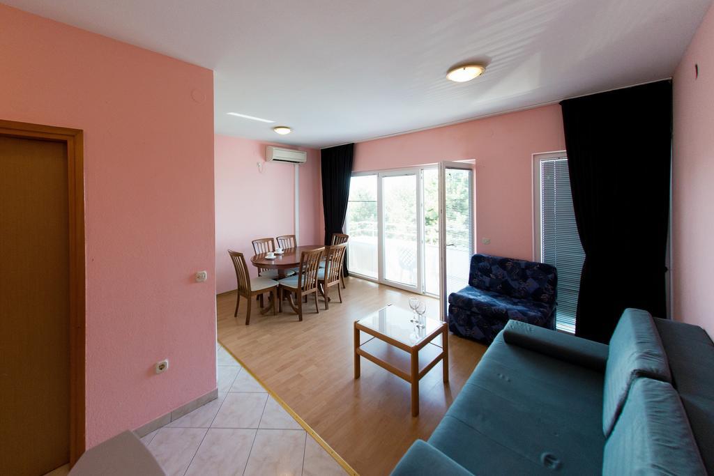 Apartments Danijela 2 Sukošan Екстериор снимка